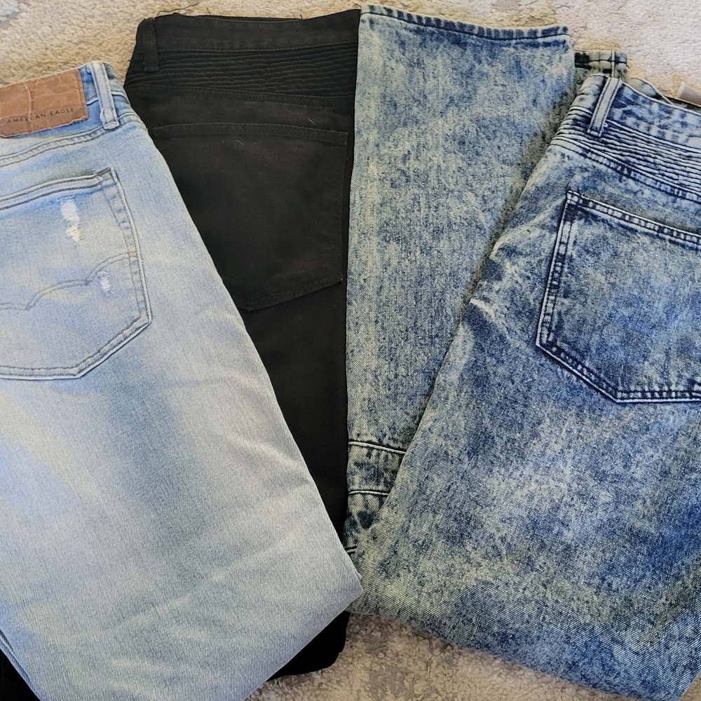 EUC- 3 Pairs of MENS JEANS